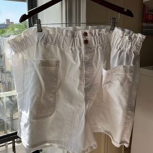 Women shorts(white 24W)
